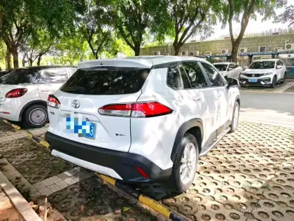 Toyota Corolla Cross 2024 (Automată) - Toyota Corolla Cross 2024 - Chișinău - Imagine 2 din 5