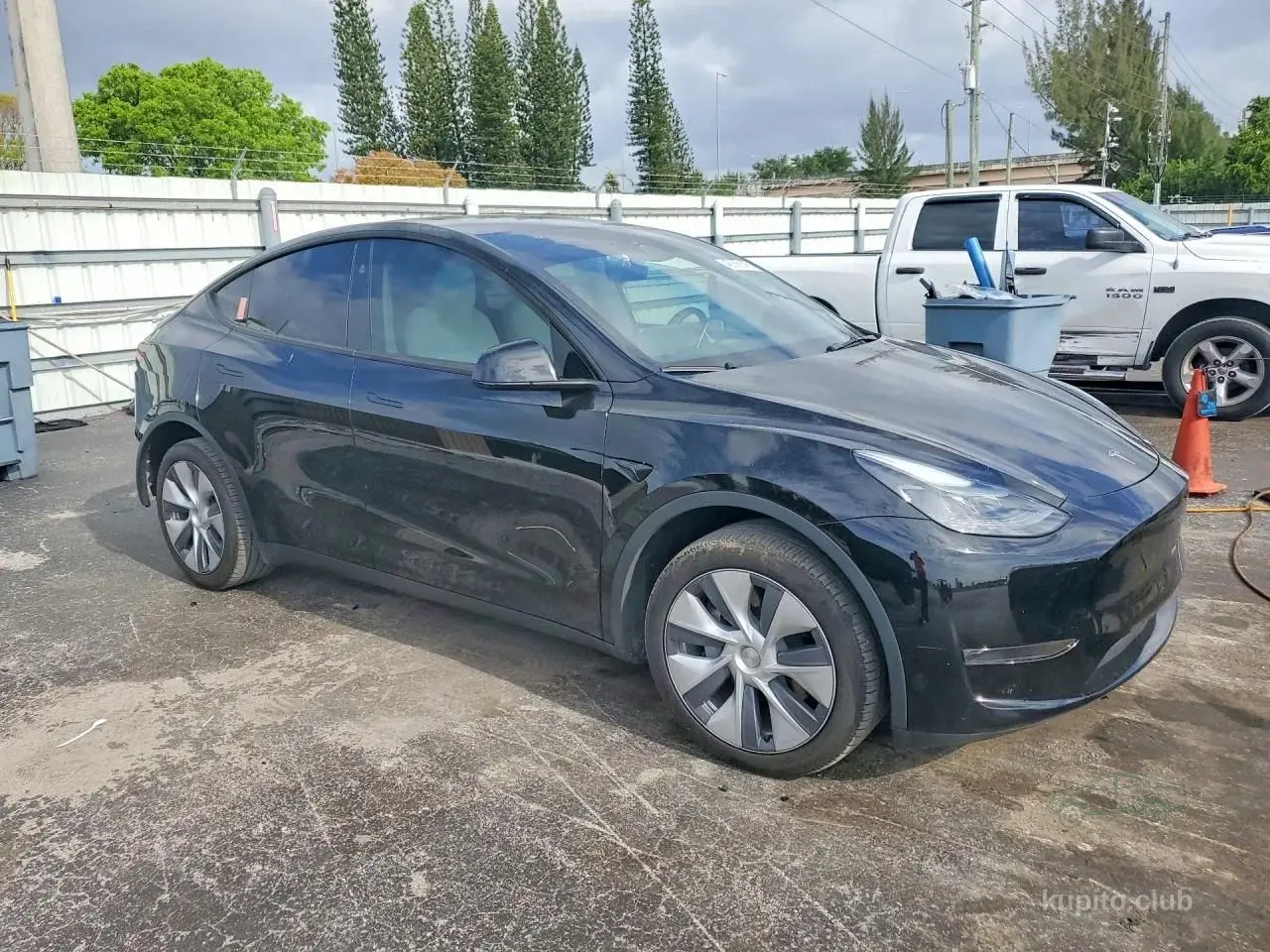 Tesla Model Y 2023 (Variator) - Chișinău - Imagine 1 din 5