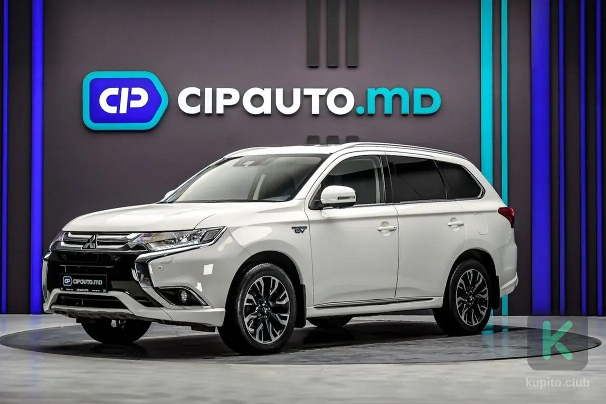 Mitsubishi Outlander 2017 (Automată) - Chișinău - Imagine 1 din 5