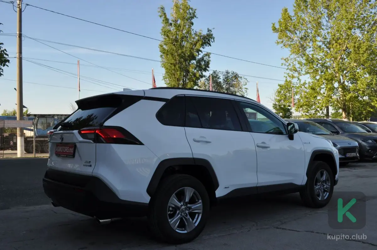 Toyota RAV4 2024 (Automată) - Toyota RAV4 2024 - Chișinău - Изображение 4 из 19